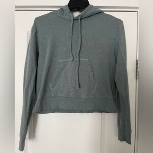 Goodlife Women's blue cropped Hoodie Sweater